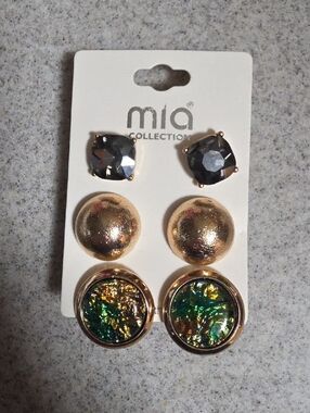 🔵MIA COLLECTION Gold and Green Iridescent Triple Stud Earring Set